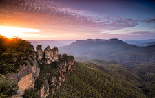 JV124 Sunrise, The Three Sisters & Mt Solitary